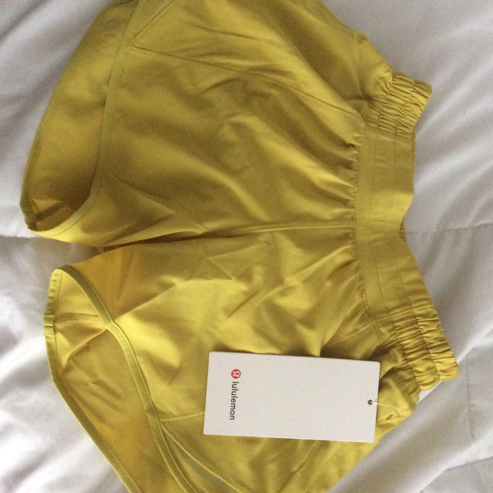 Lululemon size 2 yellow hotty hots 4”